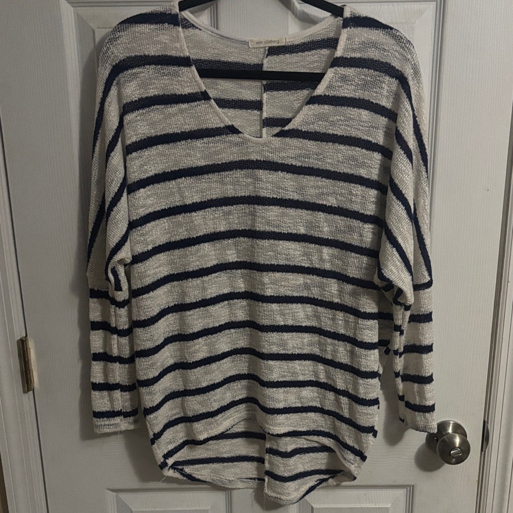 Enti Clothing Navy and White Striped Sweater size Small. Oversized.